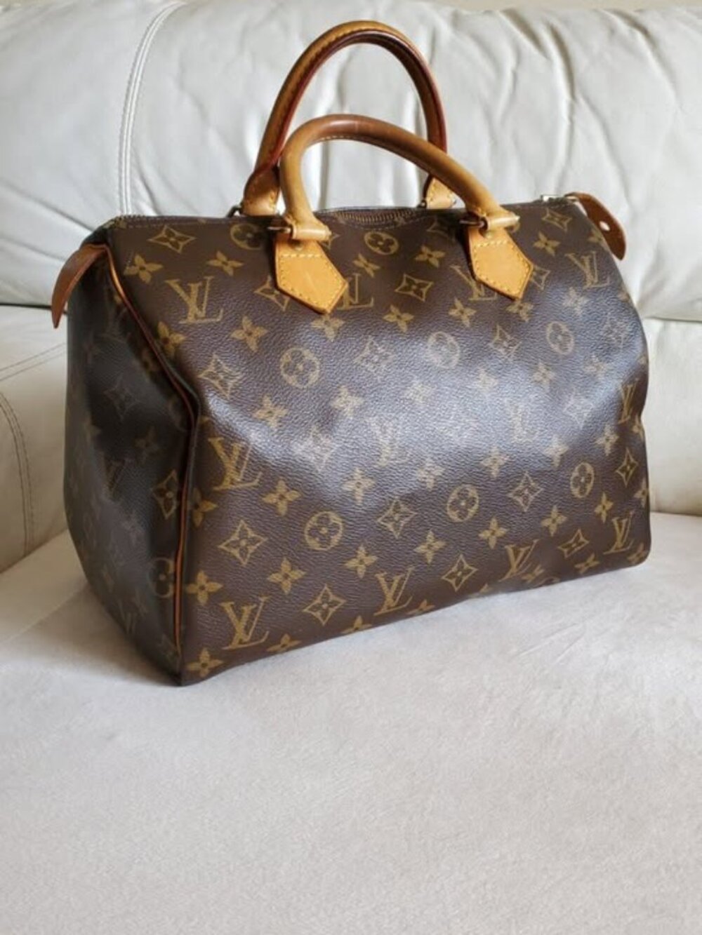 Authentic Louis Vuitton Monogram Speedy 30 (2005) – Excellent Condition